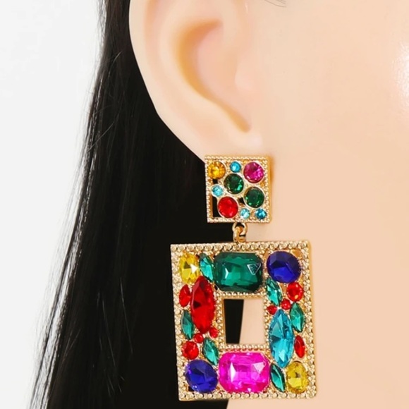 NEW INVENTORY š„Rhinestone Square Drop Earringsš„ - Picture 3 of 6